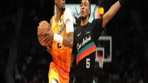 奥塔门迪纹身逗笑维尼修斯：世界杯冠军同台欢乐